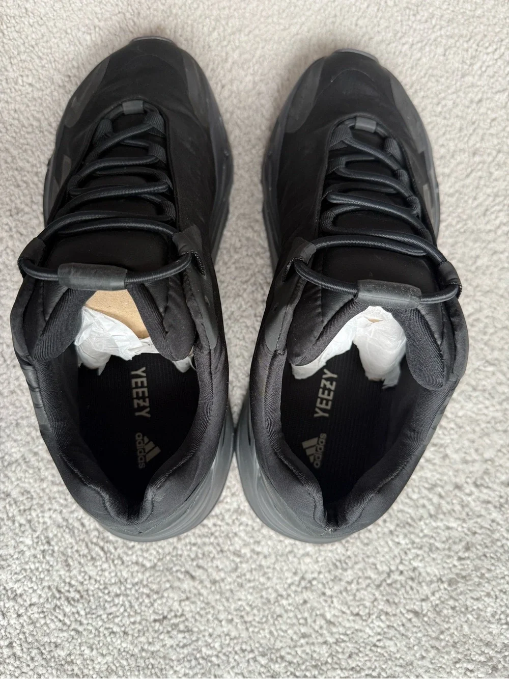 Yeezy 700 MNVN Triple Black - Picture 4 of 6